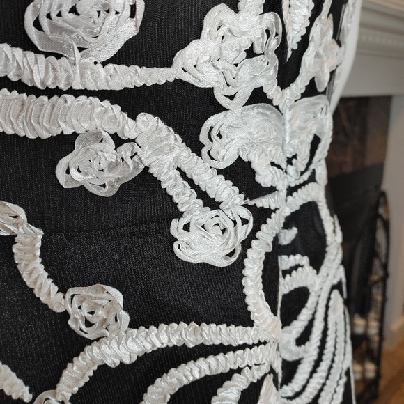 JULIA JORDAN EMBROIDERED ILLUSION COCKTAIL DRESS 12 - Picture 8 of 9